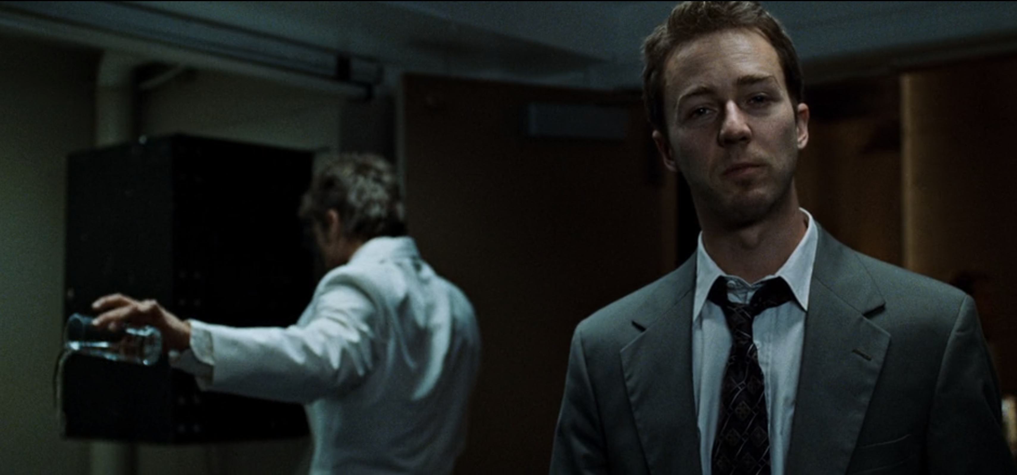 Тайлер писает в суп